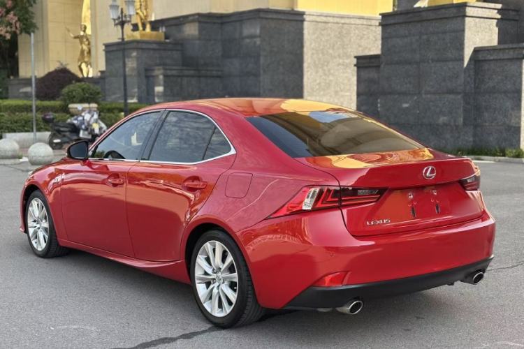 Used Lexus IS 2015 200t F SPORT
