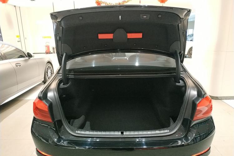 Used BMW 5 Series 2018 528Li Launch Special Edition
