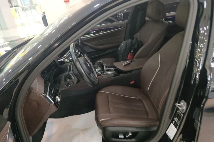 Used BMW 5 Series 2022 Second Facelift 525Li M Sport Package