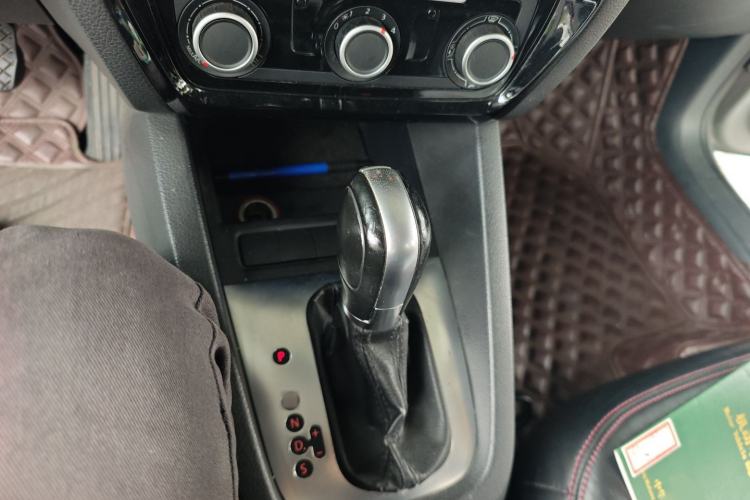 Used Volkswagen Sagitar 2014 Revised Version 1.6L Automatic Comfort Edition
