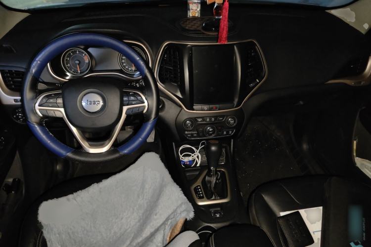 Used Jeep Cherokee 2017 2.0L Superior Edition