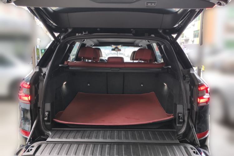 Used BMW X5 2022 Restyled xDrive 40Li M Sport Package Trunk