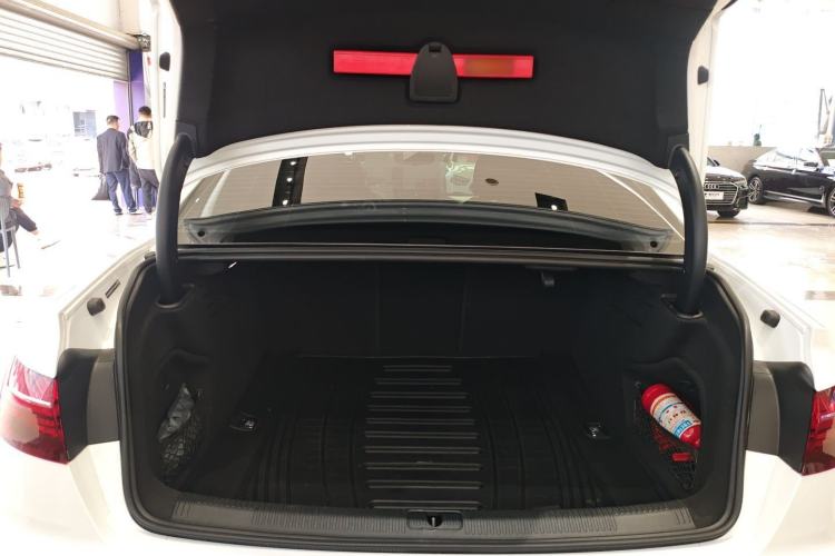 Used Audi A4L 2022 40 TFSI Luxury Dynamic Model
