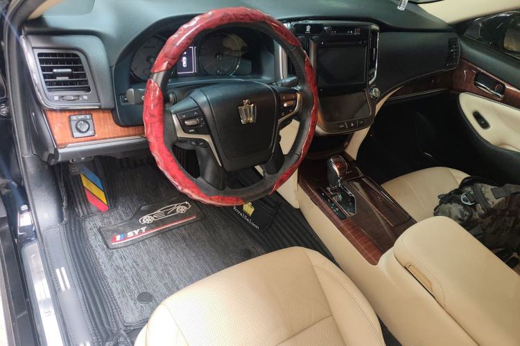 Used Toyota Crown 2015 2.5L Smart Edition Center Console