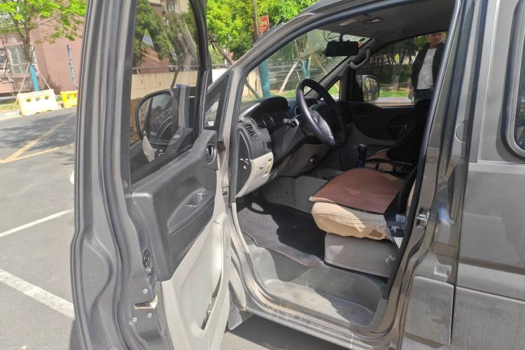 Used FORTHING Lingzhi 2016 V3 1.5L 7-Seater Comfort Model China V Standard Driver Seat