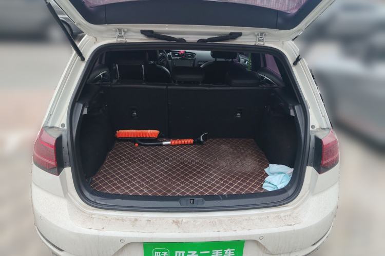 Used Volkswagen Golf 2018 230TSI Automatic Luxury Version
