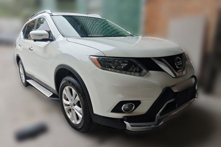 Used Nissan X-Trail 2015 2.0L CVT Comfort MAX Edition 2WD Front Right 45 Deg