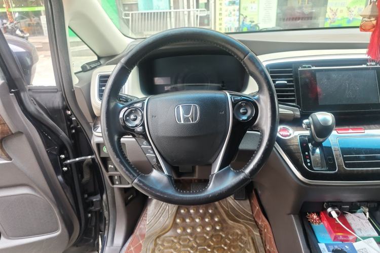 Used Honda Odyssey 2015 Updated Version 2.4L Smart Edition