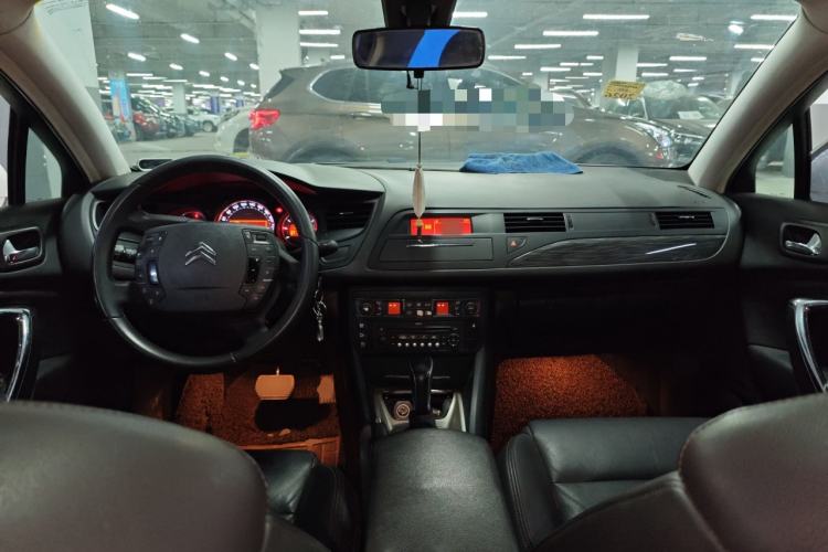 Used Citroen C5 2012 2.0L Automatic Luxury Edition Center Console