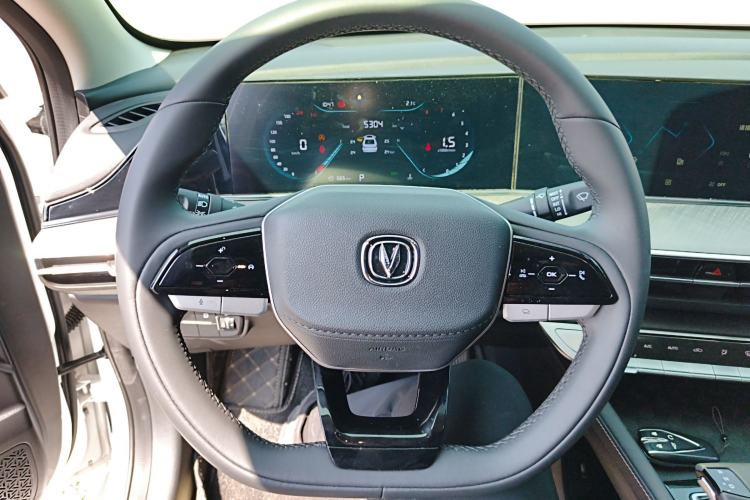 Used CHANGAN Eado 2024 PLUS Blue Whale NE 1.4T GDI DCT High-Energy Edition Steering Wheel