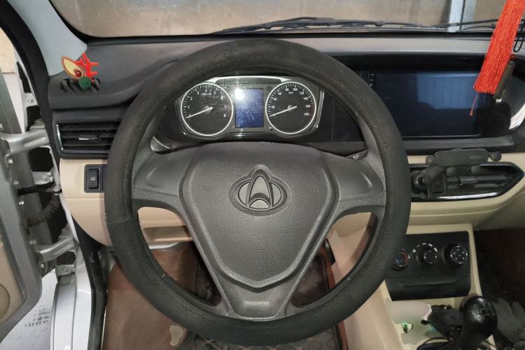 Used CHANGAN KUAYUE Xing V3 2023 1.5L Gasoline Comfort Edition 5-Seat Passenger Vehicle Steering Wheel