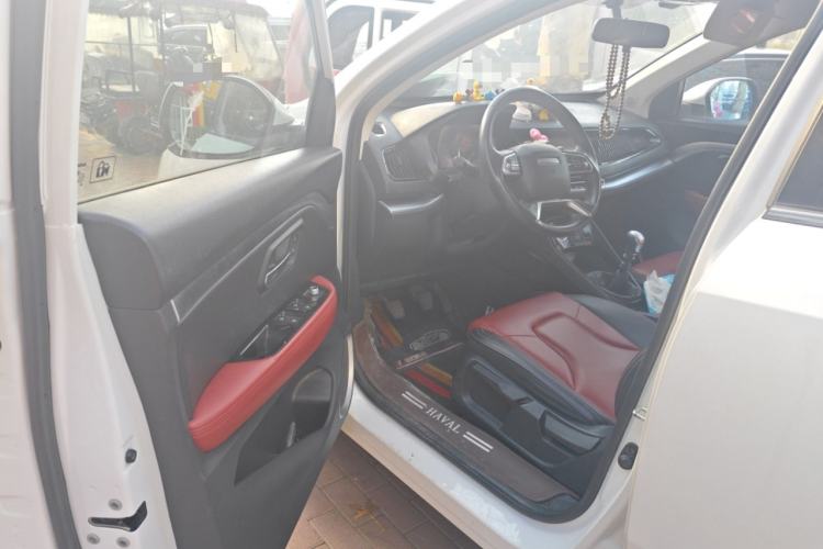 Used Haval H2s 2017 Blue Label 1.5T Manual Elite Model Driver Seat