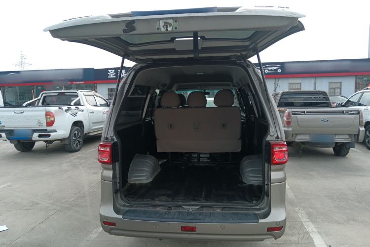 Used FORTHING Lingzhi 2023 M5L 1.6L Base Model 5 Seats Trunk