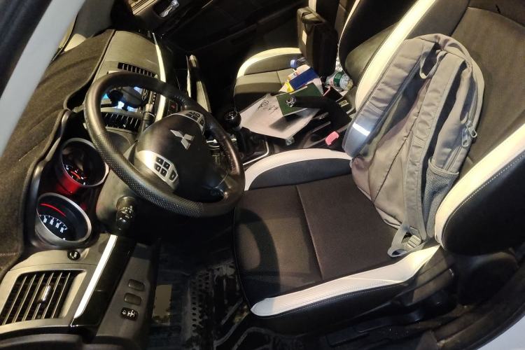 Used Mitsubishi Lancer EX 2016 1.8L Manual Black-and-White Retro Edition