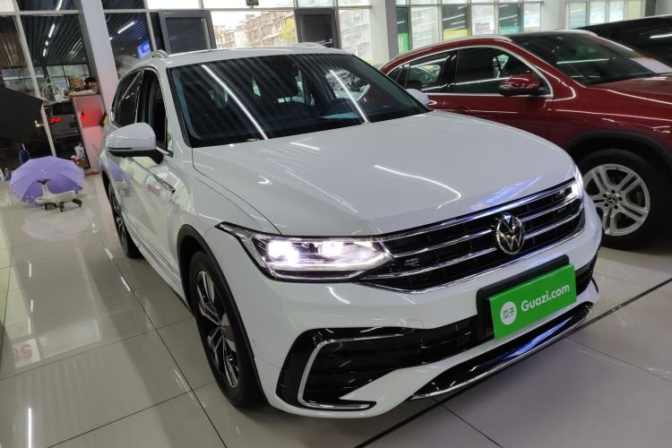 Used Volkswagen Tiguan L 2024 330TSI Automatic Two-Wheel Drive R-Line Enhanced Edition Front Right 45 Deg