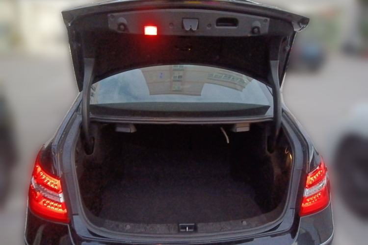 Used Mercedes-Benz E-Class 2010 E 260 CGI Coupe
