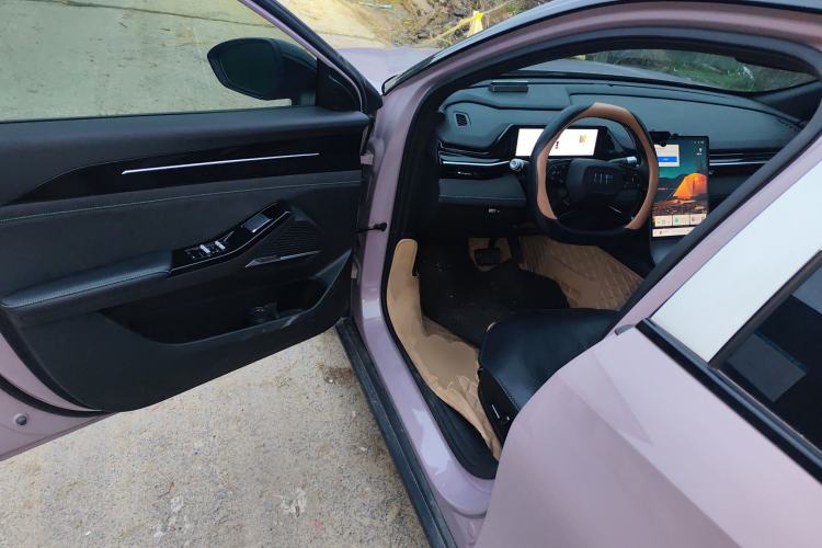 Used Geely Galaxy L6 2024 125km Creative Edition
