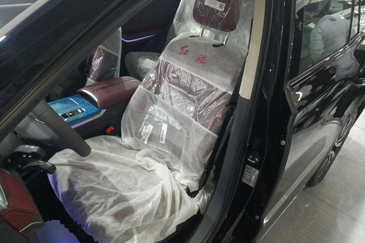 Used Hongqi HS7 PHEV 2025 Model 2.0T PHEV Four-Wheel Drive 2 Millionth Anniversary Edition—7 Seats