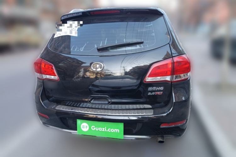 Used Haval H6 2011 Green Silence 2.0T Manual Two-Wheel Drive Urban Model
