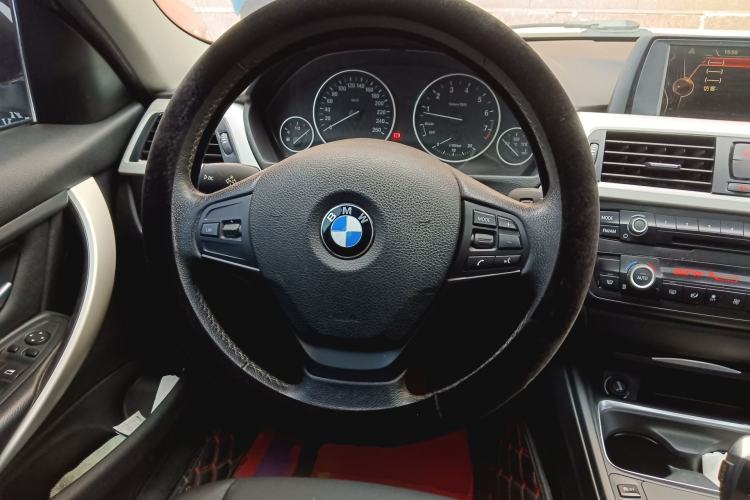 Used BMW 3 Series 2015 320Li Luxury Edition Fashion Model Steering Wheel