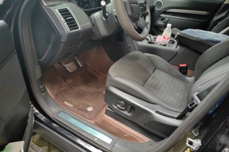 Used Land Rover Discovery 2021 360 PS R-Dynamic SE Driver Seat