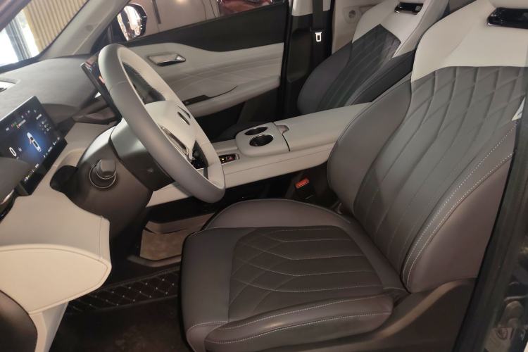 Used Changan UNI-Z New Energy 2024 Blue Whale Smart Electric iDD 125km Beyond Edition