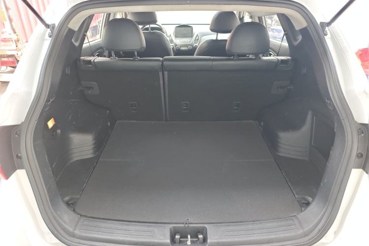 Used Hyundai ix35 2015 2.0L Automatic 2WD Smart Version China V Standard Trunk