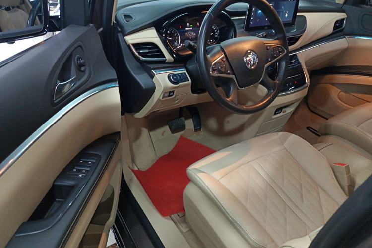 Used Buick GL8 2023 Land Executive Class 652T Luxury Model
