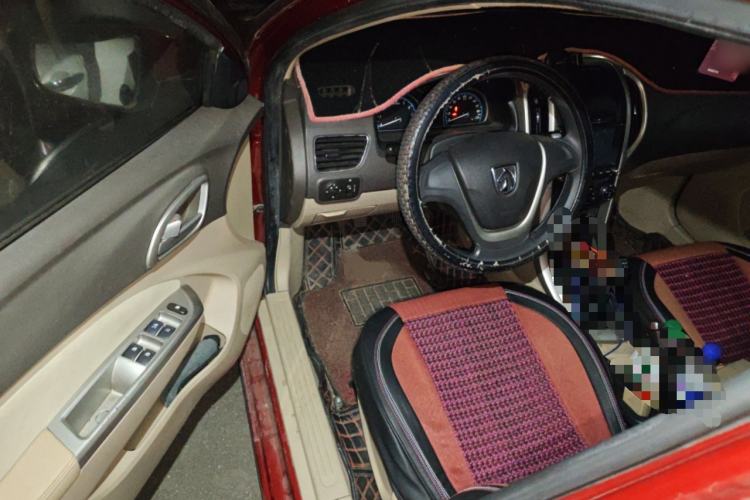 Used Baojun 630 2014 1.5L manual standard version
