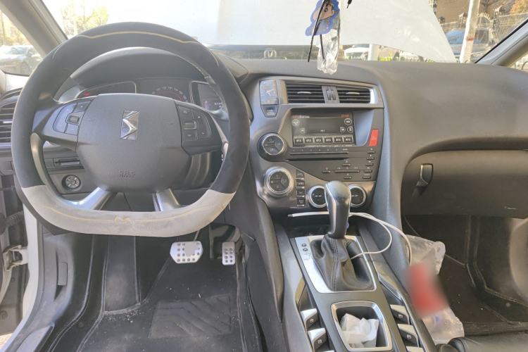 Used DS 5 2013 1.6T Luxury Edition THP200 Center Console