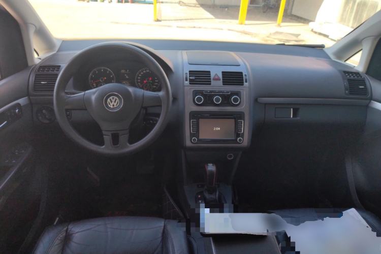 Used Volkswagen Touran 2013 1.4T DSG Comfort Edition 5-Seater Center Console