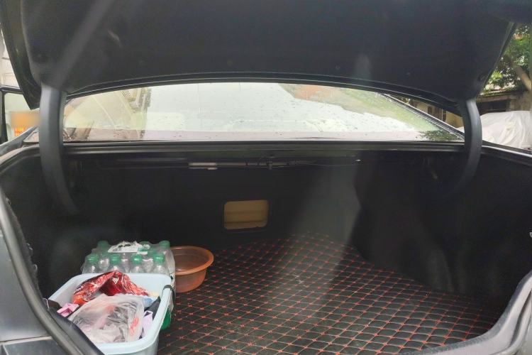 Used Toyota Camry 2016 2.0E 10th Anniversary Elite Edition Trunk