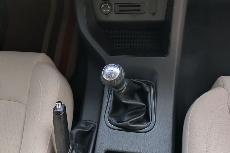 Used FORTHING Lingzhi 2023 M5 1.6L Practical Model 5 Seats
