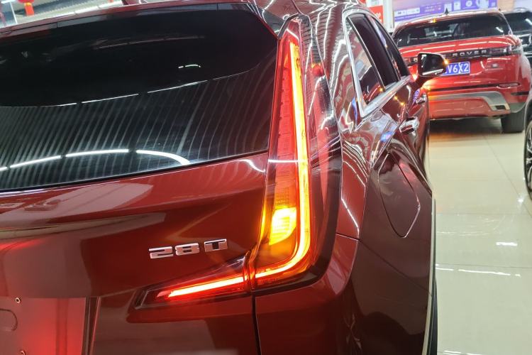 Used Cadillac XT4 2018 28T Two-Wheel Drive Leading Version Exterior 3