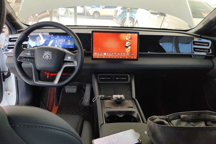 Used BYD Qin L 2025 DM-i Smart Drive 80KM Leading Model Center Console