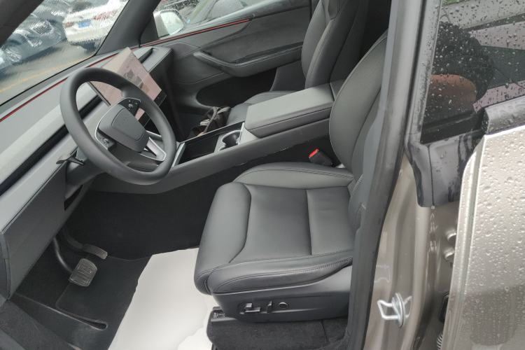 Used Tesla Model Y L 2025 Model Long-Range All-Wheel-Drive Version