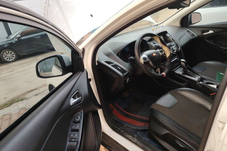 Used Ford Focus 2012 Hatchback 1.6L Automatic Fashion Edition
