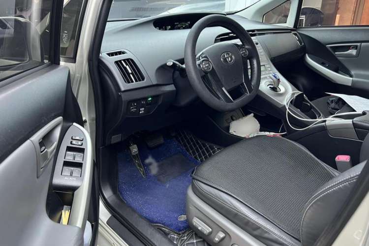 Used Toyota Prius 2012 1.8L Luxury Edition
