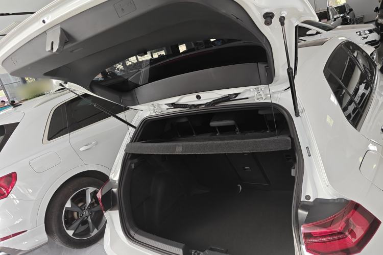 Used Volkswagen Golf 2023 Facelift 280TSI DSG R-Line Lite Exterior 5