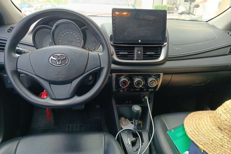 Used Toyota YARiS L Zhi Xuan 2020 1.5L CVT Leading Edition Center Console