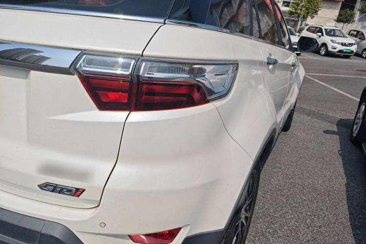 Used JMC Yusheng S330 2016 1.5L GTDi Automatic Two-Wheel Drive Flagship Edition