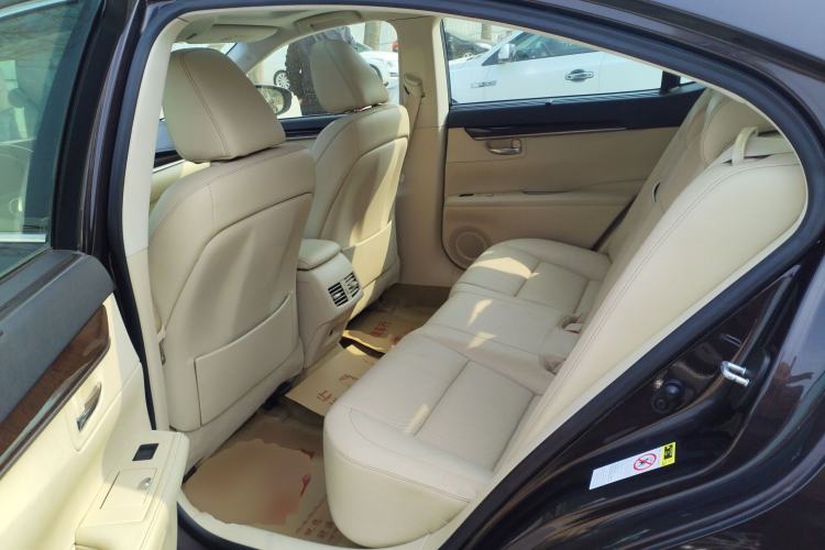 Used Lexus ES 2013 250 Elegant Edition Left Rear Seat