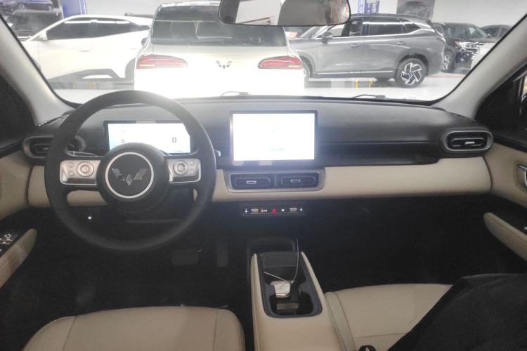Used Wuling Bingo PLUS 2024 330 km Range Five-Seater Version
