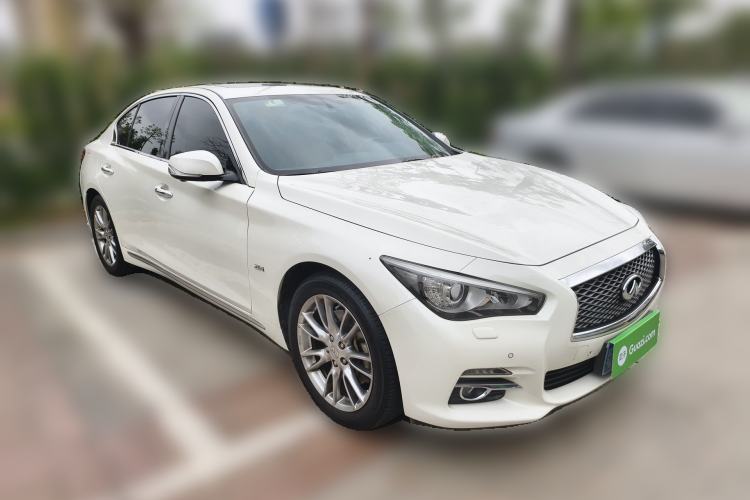 Used Infiniti Q50L 2016 2.0T Ambition Edition Front Right 45 Deg