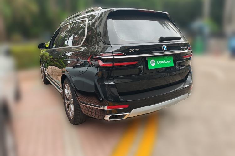 Used BMW X7 2023 xDrive40i Luxury Package with Leading Features Rear Left 45 Deg