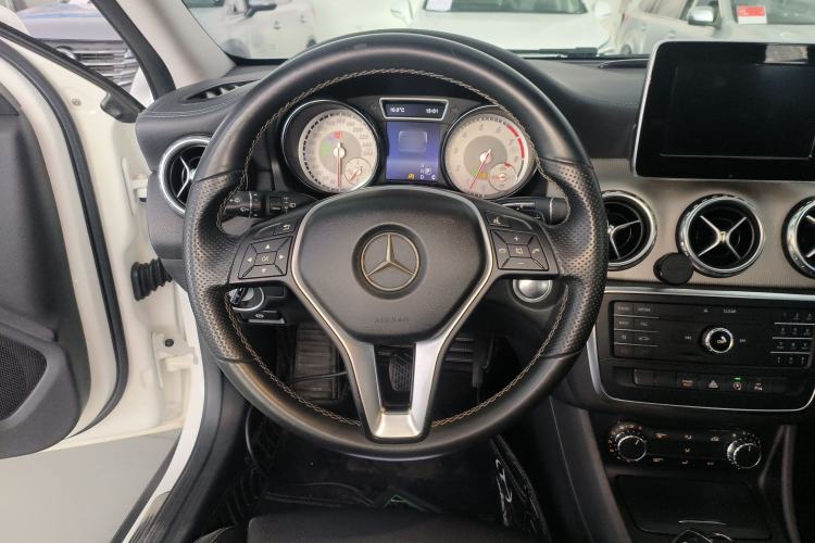 Used Mercedes-Benz GLA 2016 GLA 200 Fashion Model
