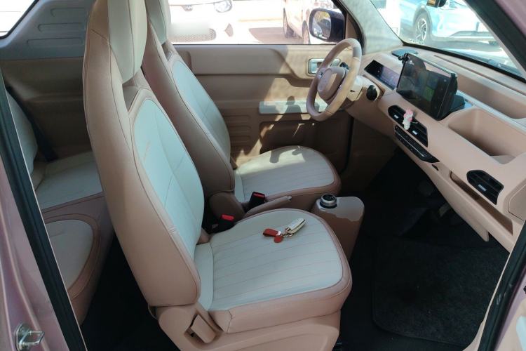 Used Geely Galaxy Panda 2024 Panda Mini 200km Endurance Bear Right Front Seat