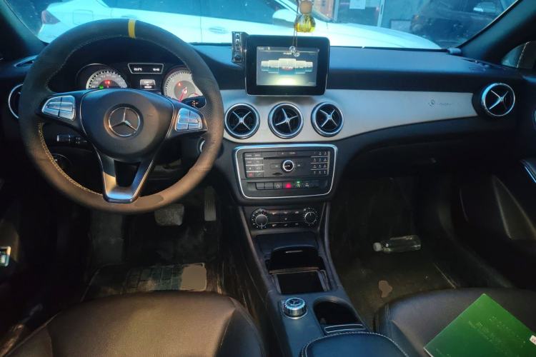 Used Mercedes-Benz GLA 2015 GLA 200 Center Console