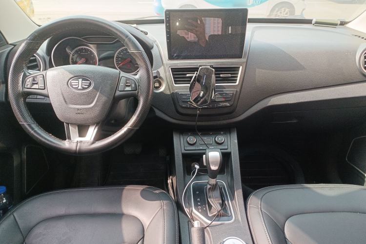 Used Bestune X40 2018 Internet Celebrity Edition 1.6L Automatic Luxury Version
