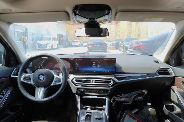 Used BMW 3 Series 2023 325Li M Sport Night Edition Package Center Console